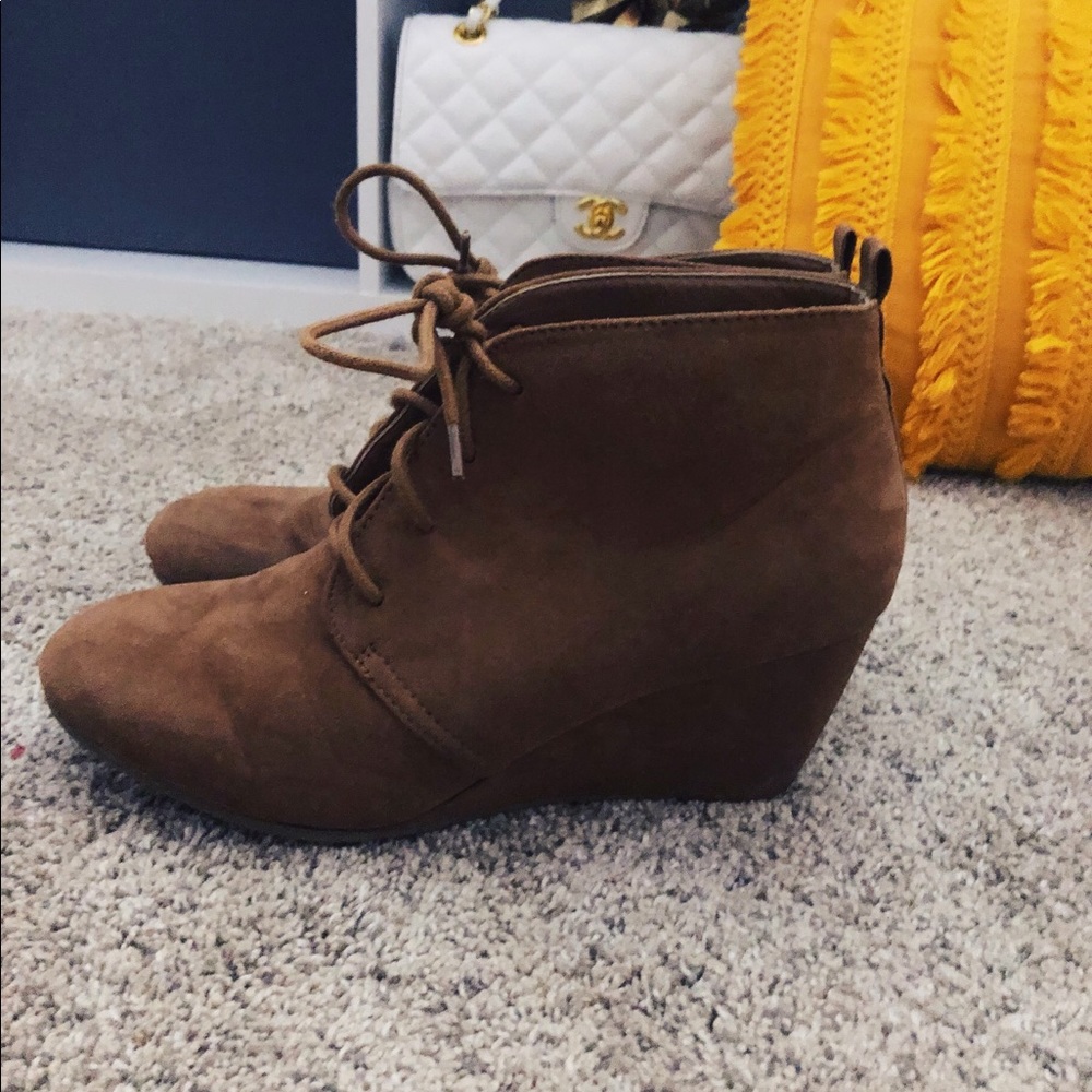 booties - Picture 2 of 3